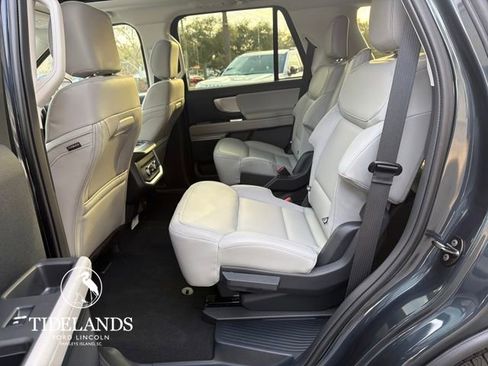 New 2026 Ford Expedition Active image 27