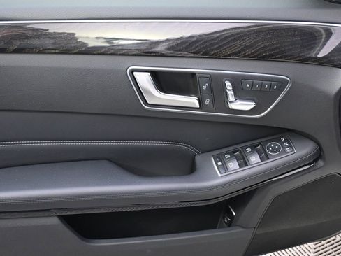 Used 2016 Mercedes-Benz E 350 4MATIC Sedan image 19