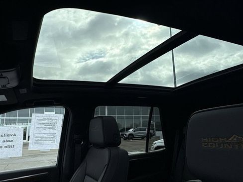 Certified 2025 Chevrolet Tahoe High Country image 19