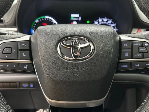 Certified 2023 Toyota Sienna XSE image 15