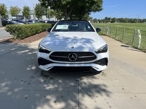 New 2027 Mercedes-Benz CLE 450 4MATIC Coupe image 3