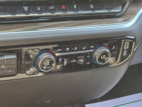 Used 2025 Chevrolet Silverado 2500 LT AWD/4WD image 29