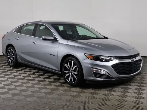 Used 2024 Chevrolet Malibu RS FWD image 2