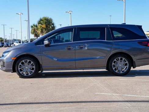 Certified 2026 Honda Odyssey Touring image 3