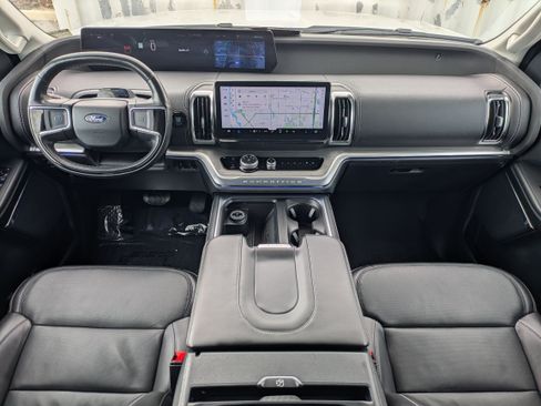 Certified 2025 Ford Expedition Platinum w/ Driver's Package AWD/4WD image 19