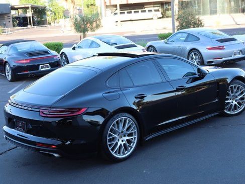 Used 2017 Porsche Panamera image 18