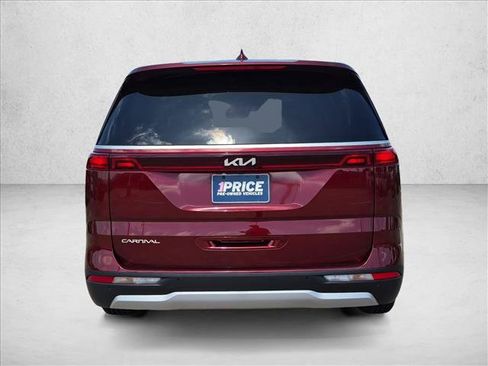 Used 2024 Kia Carnival LX FWD image 6