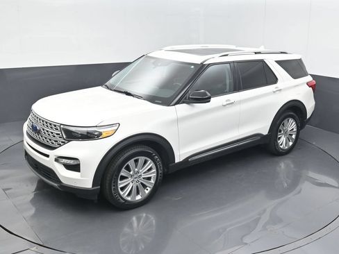 Used 2021 Ford Explorer Limited w/ Equipment Group 301A AWD/4WD image 9