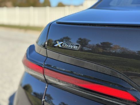 Used 2025 BMW 740i xDrive w/ Executive Package image 16