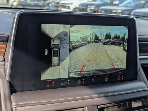 Used 2023 Chevrolet Suburban High Country w/ Advanced Technology Package image 34