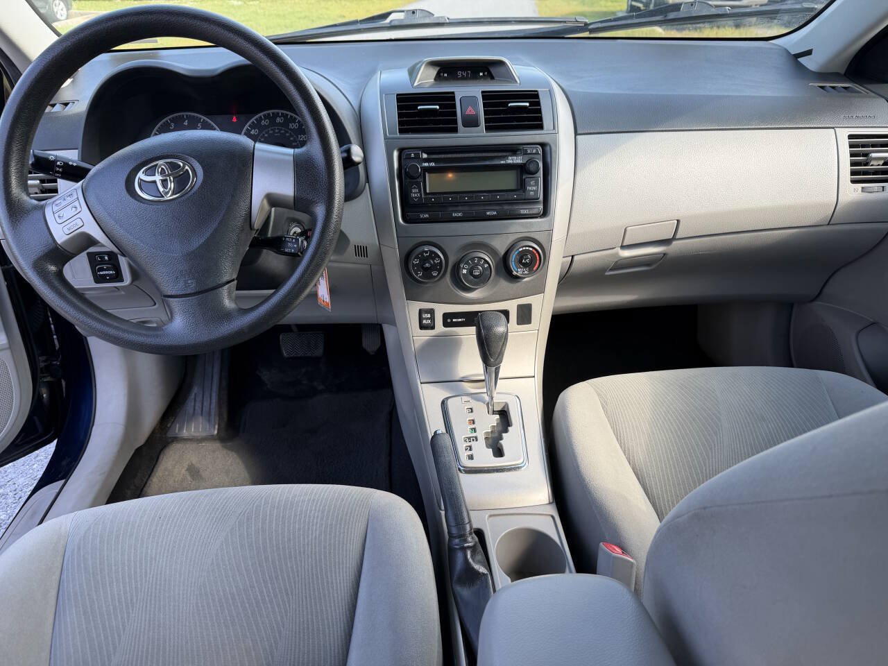 Used 2012 Toyota Corolla LE FWD image 9