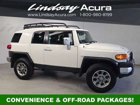 Used 2012 Toyota FJ Cruiser 4WD w/ Convenience Pkg image 3