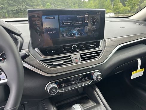 New 2025 Nissan Altima 2.5 SV w/ SV Premium Package image 22