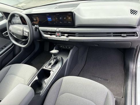 Used 2025 Kia K4 FWD image 12