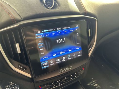 Used 2018 Maserati Ghibli RWD image 12