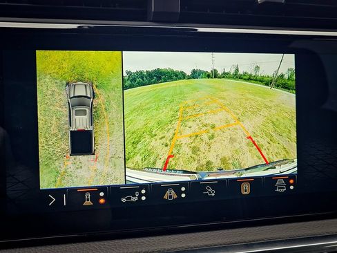Used 2024 GMC Sierra 1500 Denali w/ Technology Package AWD/4WD image 32