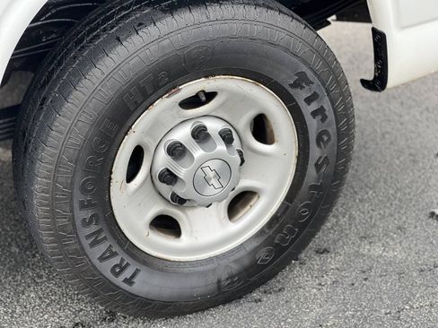 Used 2016 Chevrolet Express 2500 RWD image 10