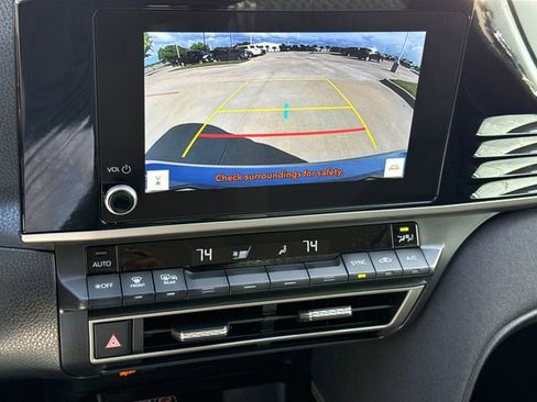 Used 2025 Toyota Camry LE w/ Convenience Package image 23