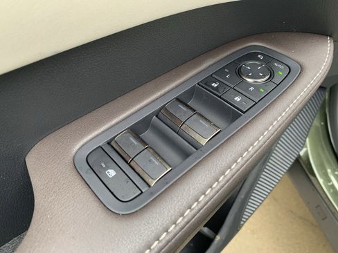 Used 2026 Lexus RX 450h AWD w/ Convenience Package image 15