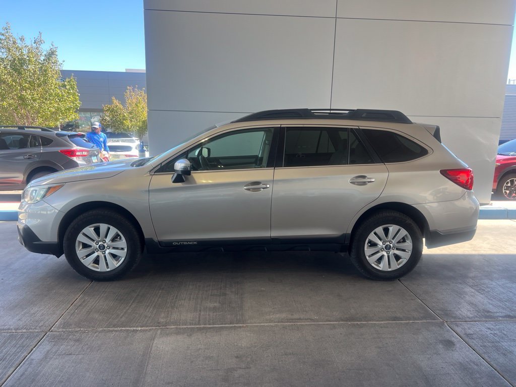 Used 2017 Subaru Outback 2.5i Premium AWD/4WD image 4