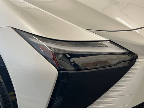 Used 2025 Lexus RZ 300e FWD image 16