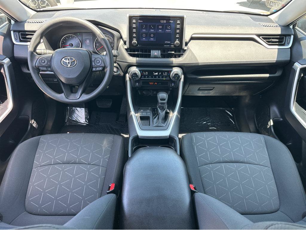 Used 2021 Toyota RAV4 XLE w/ Convenience Package FWD image 4