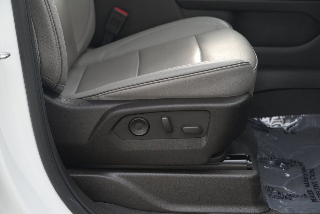 Used 2024 GMC Yukon SLT RWD image 35