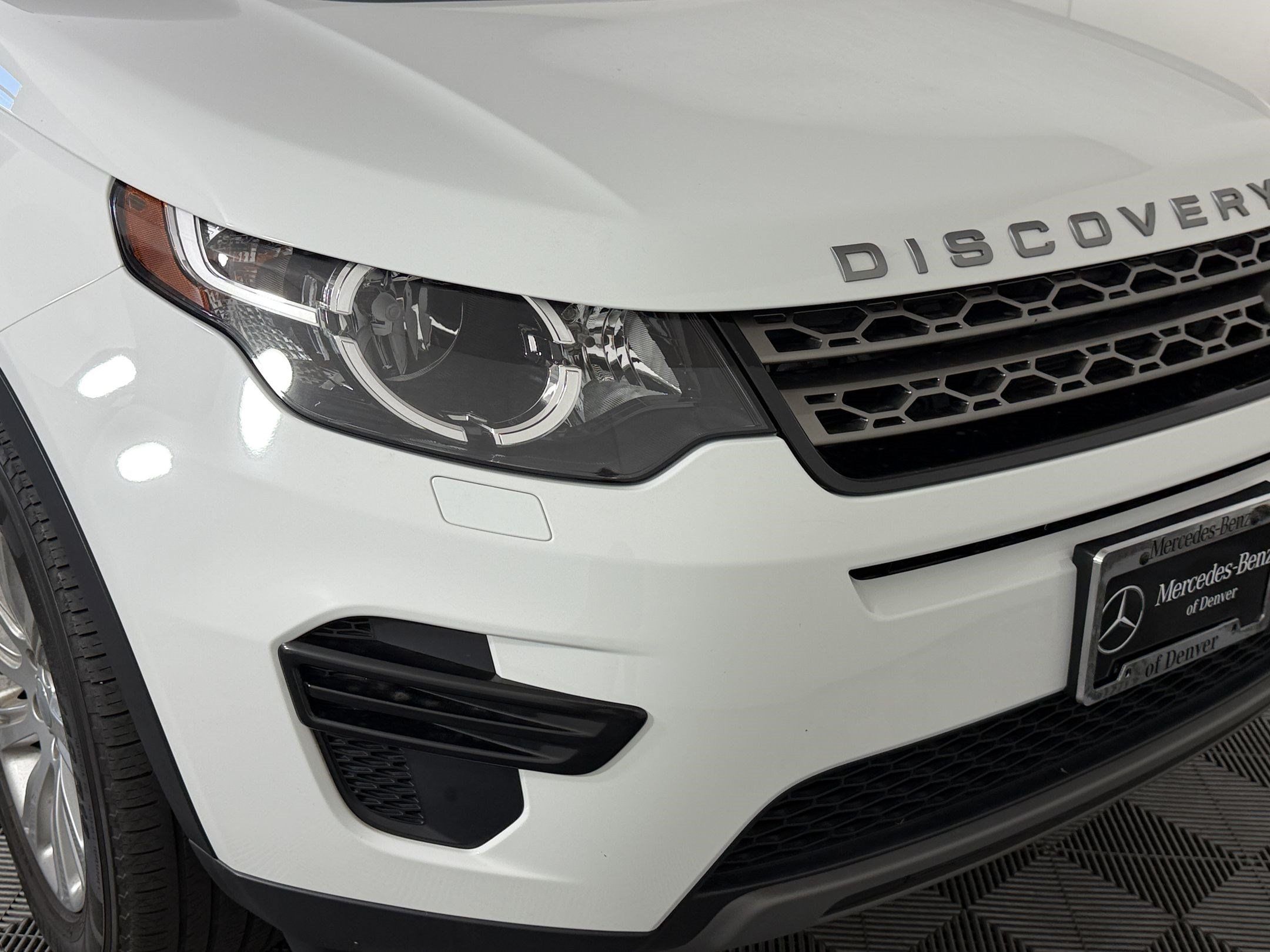 Used 2019 Land Rover Discovery Sport SE AWD/4WD image 12