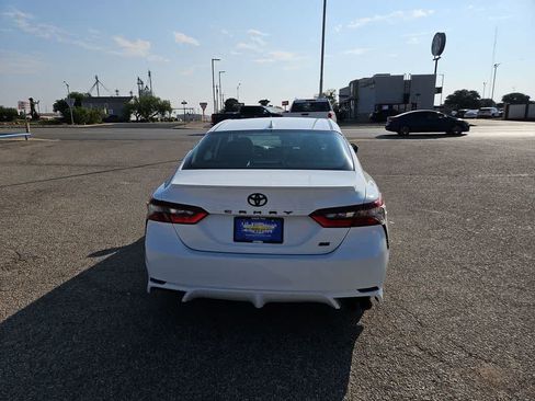 Used 2023 Toyota Camry SE w/ Convenience Package FWD image 7
