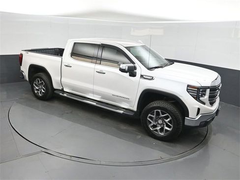 Used 2023 GMC Sierra 1500 SLT image 27