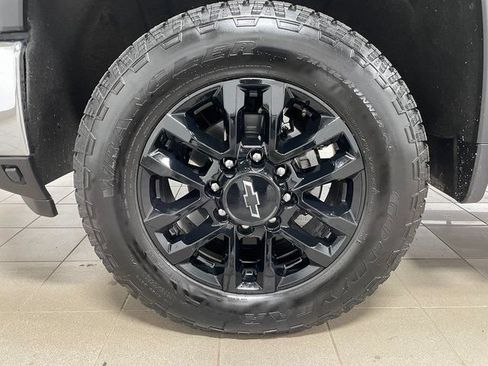 Used 2025 Chevrolet Silverado 2500 LT AWD/4WD image 7