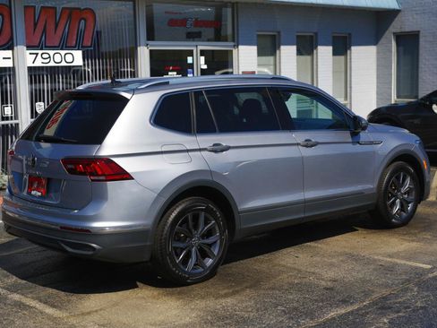 Used 2022 Volkswagen Tiguan SE FWD image 16