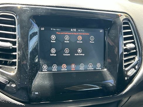 Used 2020 Jeep Compass Latitude FWD image 30
