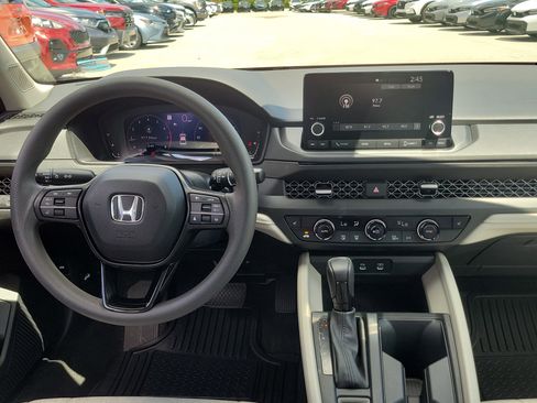 Used 2023 Honda Accord EX image 17