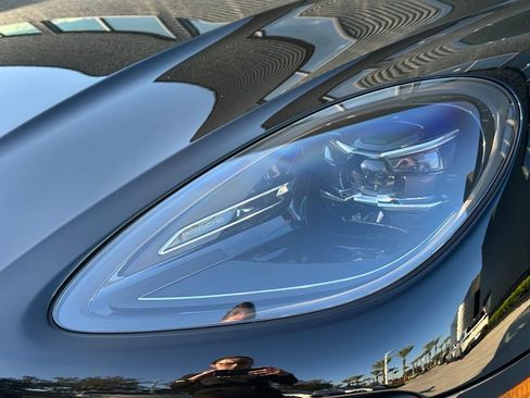 Used 2026 Porsche Macan image 13