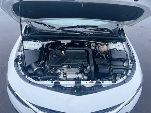 Used 2020 Chevrolet Malibu LT FWD image 12