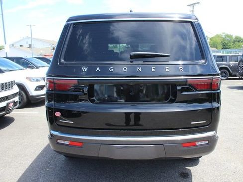 Used 2022 Jeep Wagoneer Series III AWD/4WD image 32