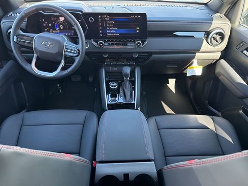Used 2026 Chevrolet Colorado Z71 w/ Technology Package AWD/4WD image 14