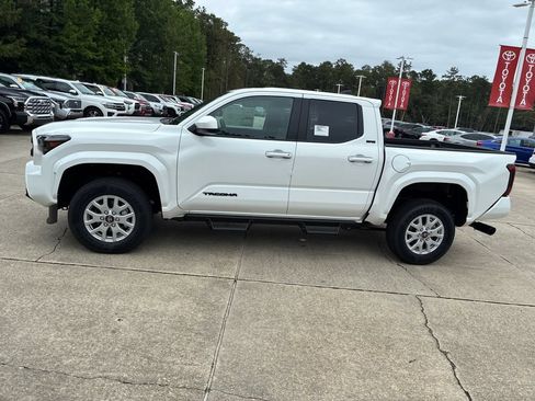 New 2026 Toyota Tacoma SR5 RWD image 2