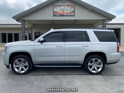 Used 2017 GMC Yukon SLT w/ Open Road Package AWD/4WD image 1