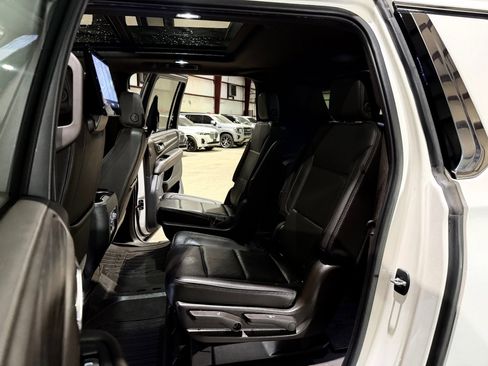Used 2021 GMC Yukon XL Denali w/ Denali Ultimate Package AWD/4WD image 18