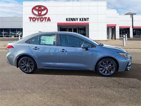 New 2026 Toyota Corolla SE image 2