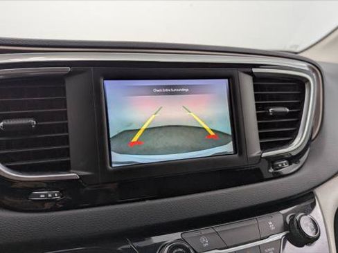 Used 2023 Chrysler Voyager LX FWD image 26