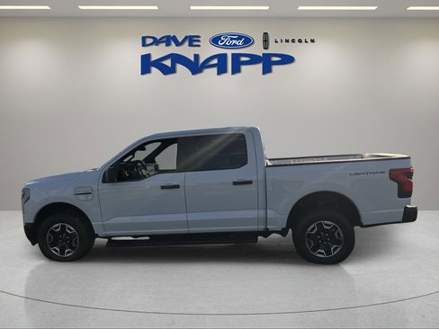 Used 2022 Ford F150 Lightning Pro image 5