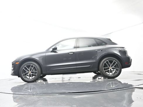 Certified 2025 Porsche Macan w/ Premium Package Plus AWD/4WD image 47