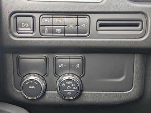 Used 2022 GMC Yukon SLT w/ SLT Luxury Package image 30