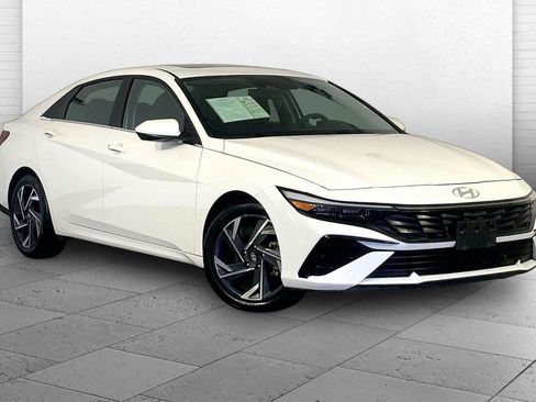 Used 2025 Hyundai Elantra SEL FWD image 1
