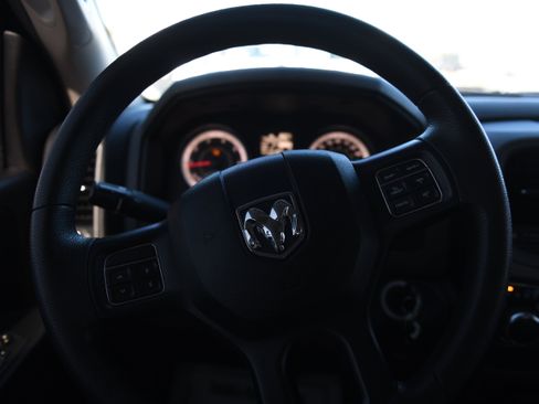 Used 2018 RAM 1500 Express image 20