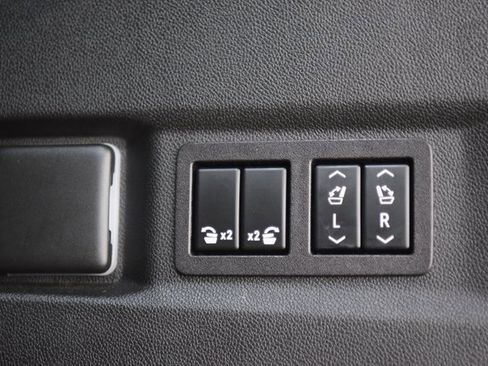 Used 2023 Chevrolet Tahoe High Country image 23