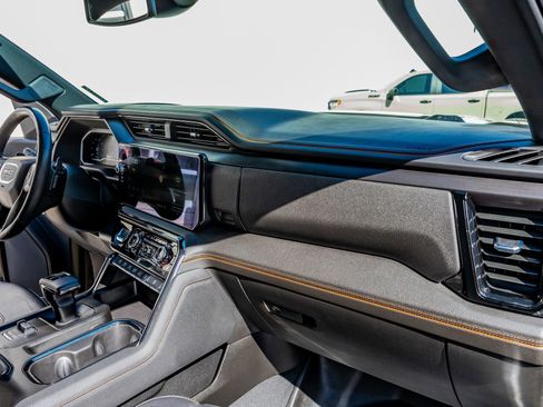 Used 2023 GMC Sierra 1500 AT4 w/ AT4 Premium Package image 18